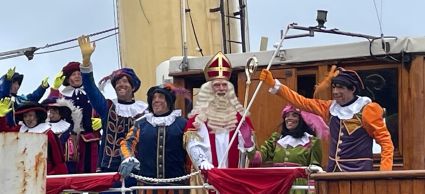 De Sint en Pieten op de boot tijdens de intocht van 25 november 2025, Texel