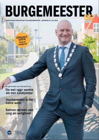 Burgemeester Nieuwenburg op de voorkant van het blad Burgemeester