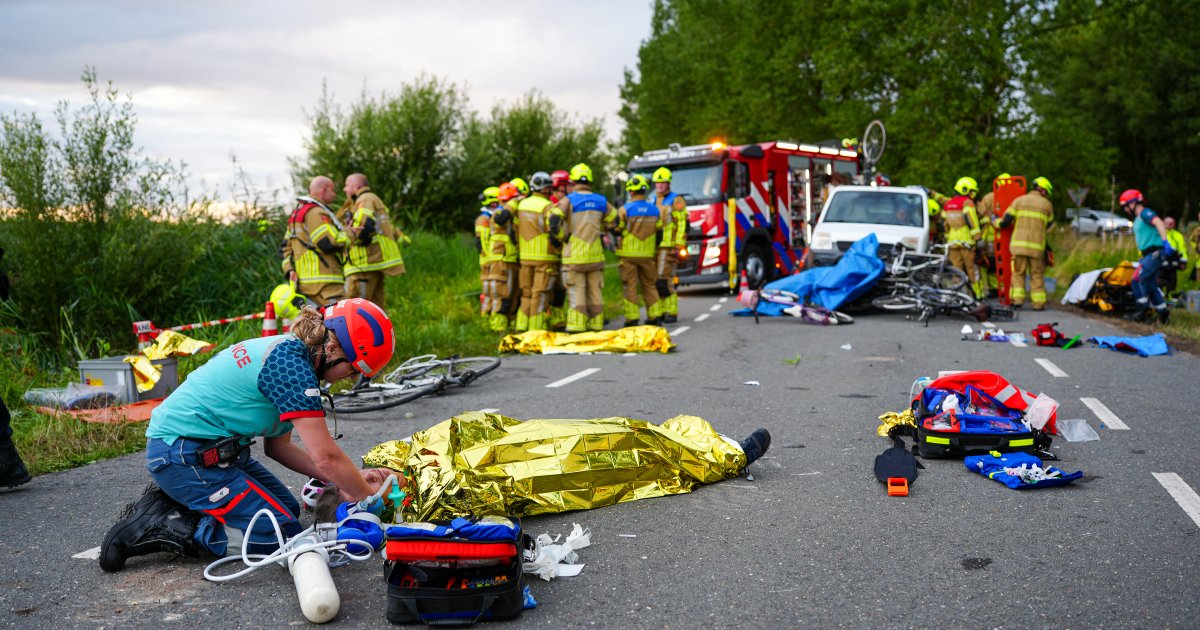 Hulpdiensten oefenen groot verkeersongeval in Berkhout